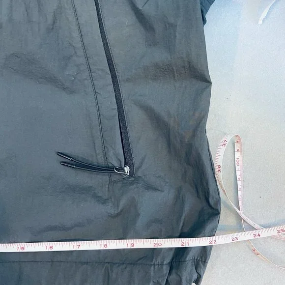 Vintage‎ Beanpole Outdoor Gray Windbreaker with Tuck-away Hood Sz Medium - Picture 11 of 12